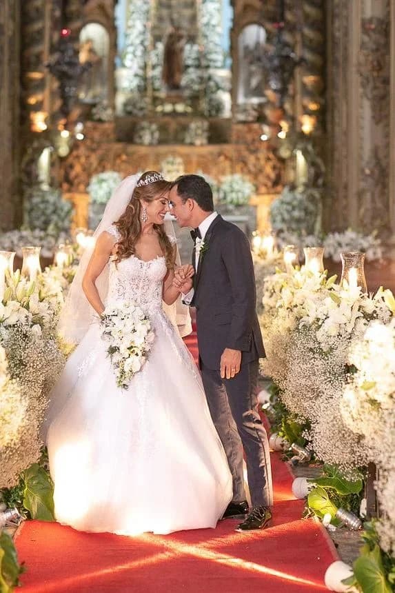 Renata Daguiar e Fábio Campos celebram bodas de papoula em meio à pré-campanha para a CLDF