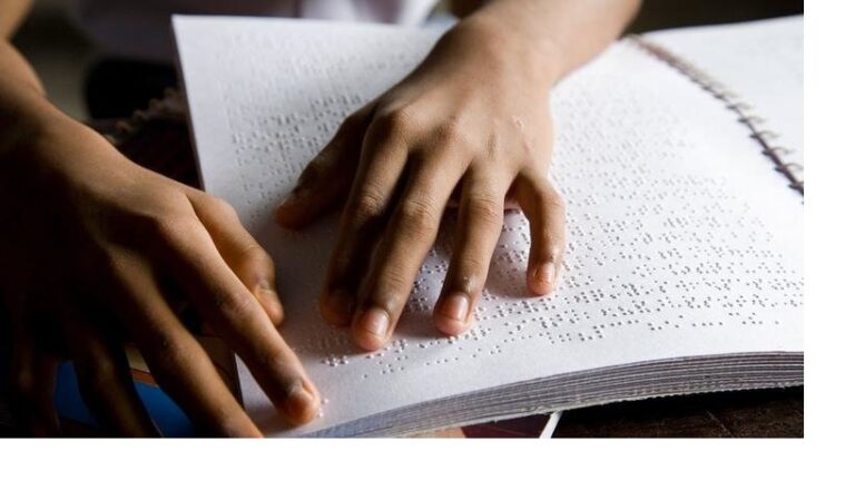 Inclusão e estímulo às pessoas com deficiência visual na literatura