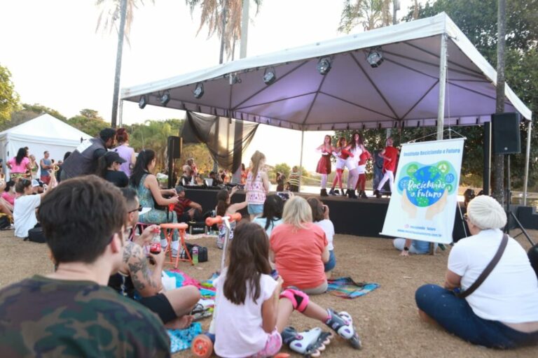 Reciclando o Futuro em parceria com o Encontro Candango de Danças